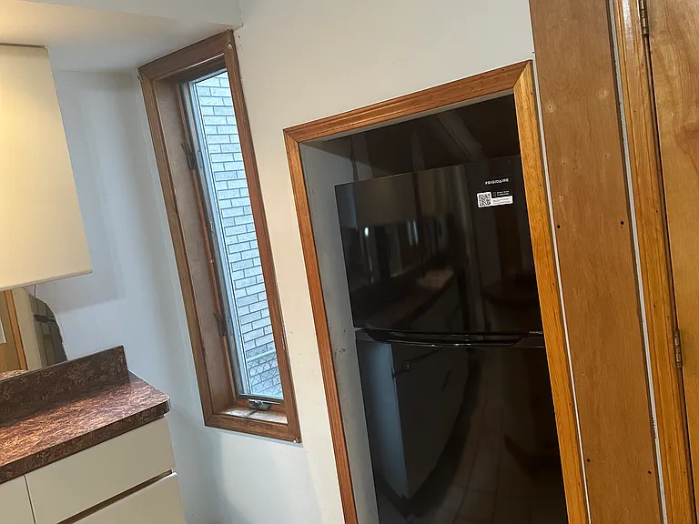 421 Poplar St #1 — Photo 10