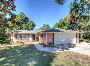1525 Normandy Dr, Mount Dora, FL 32757
