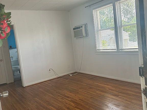 2nd image of 490 S Andrews Ave