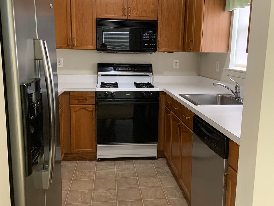 2nd image of 101 Carlton Ct