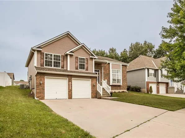 11204 Whispering Ln, Kansas City, KS 66109