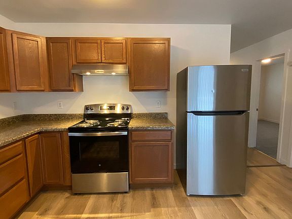 5th image of 9520 Hancock Ave SE