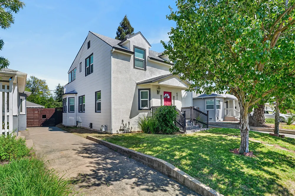 4 bed, 1656 sqft, $3,400 — Photo 3