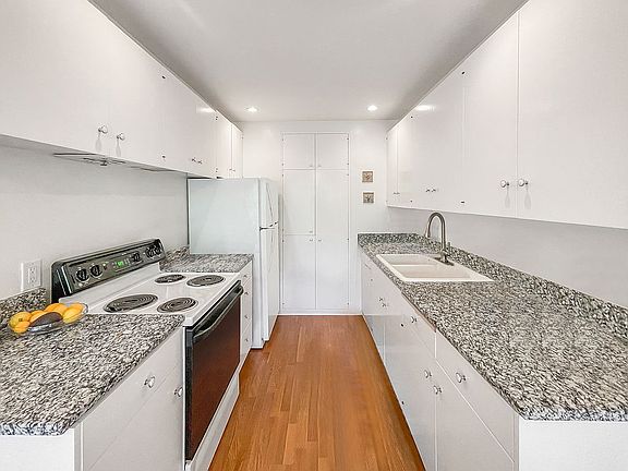 5th image of 16 Forest Ln