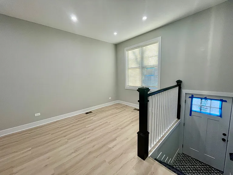 2158 W 21st St #3 — Photo 3