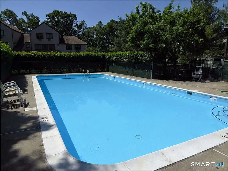 8 Pineview Dr #A — Photo 12