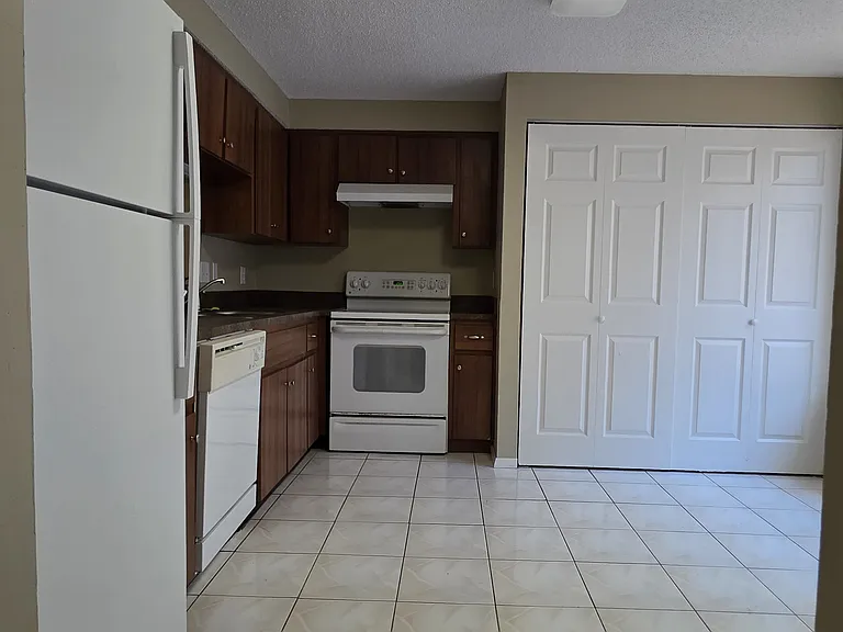 4908 Silver Oaks Vlg — Photo 5