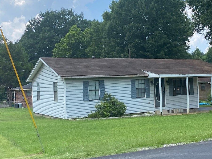 2nd image of 803 Moss Hill Dr