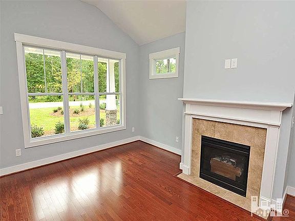 4th image of 372 Southbend Court