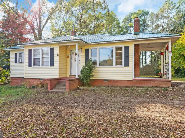 58 Nassau St, Toccoa, GA 30577