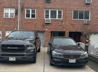 5255 65th Pl, Maspeth, NY 11378