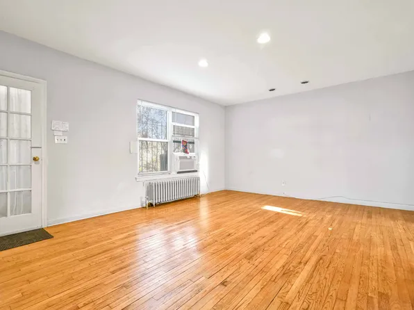 20-11 35th Street image 14 of 30