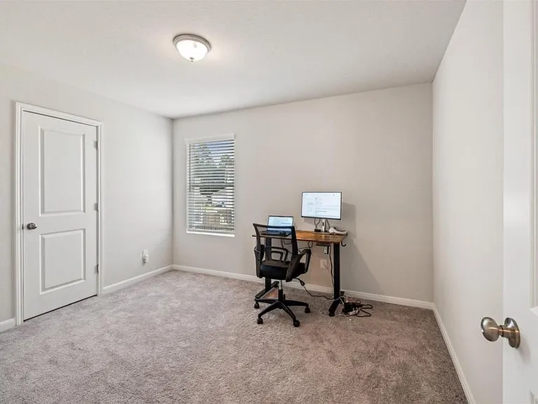 2224 Cedar Valley Dr — Photo 12