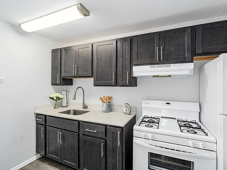 631 W Fisher Ave #B-8 — Photo 1
