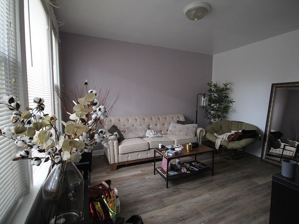 1st image of 2926 N Hamlin Ave #1