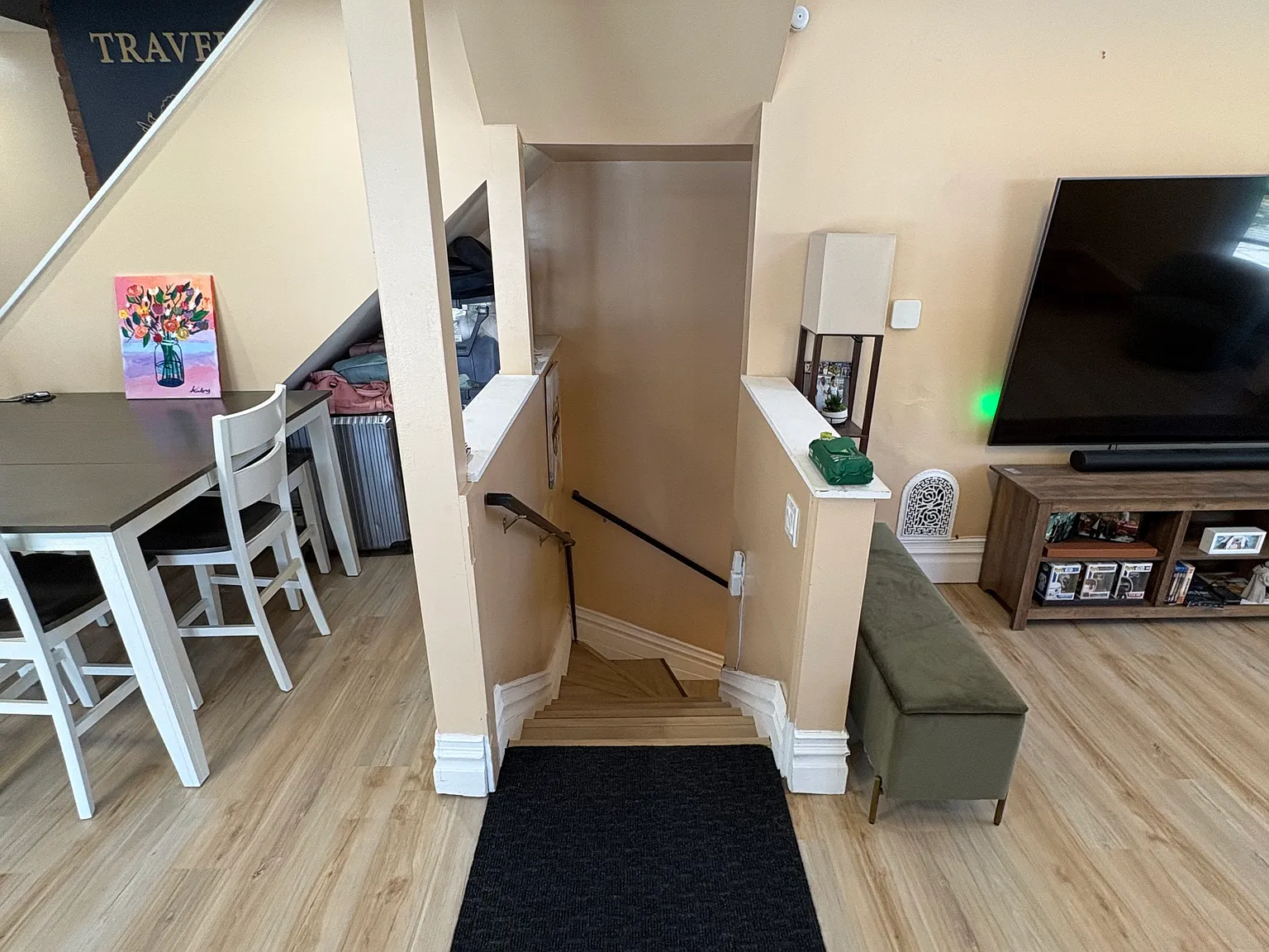 2 bed, 1600 sqft, $1,800 — Photo 2
