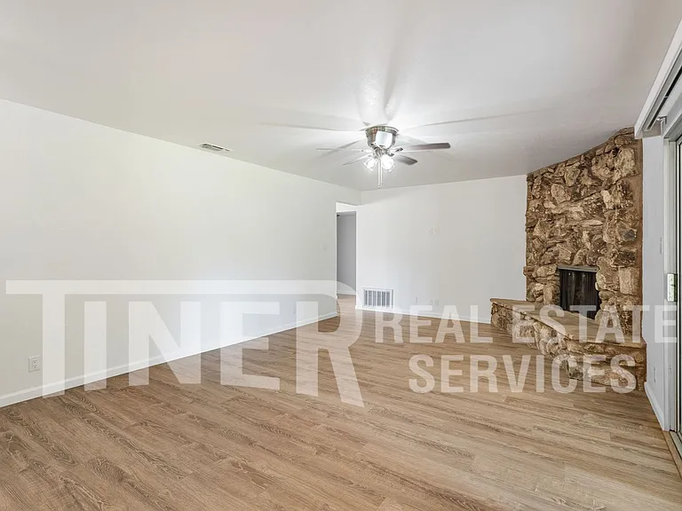5100 Turnsberry Ct — Photo 2