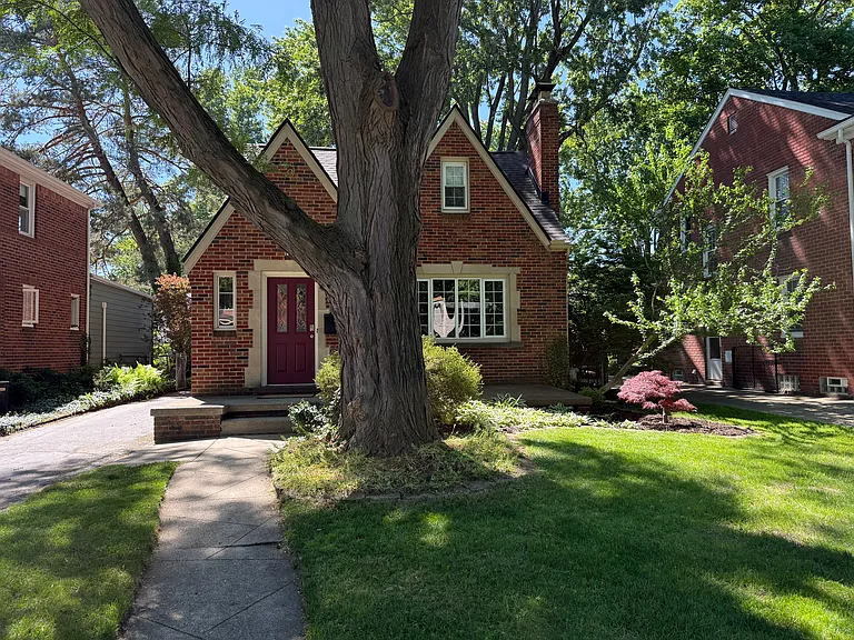 907 Marywood Dr — Photo 5