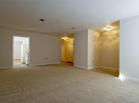 4th image of 450 Siena Dr
