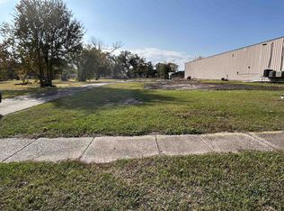 335 W College St, Lake Charles, LA 70605