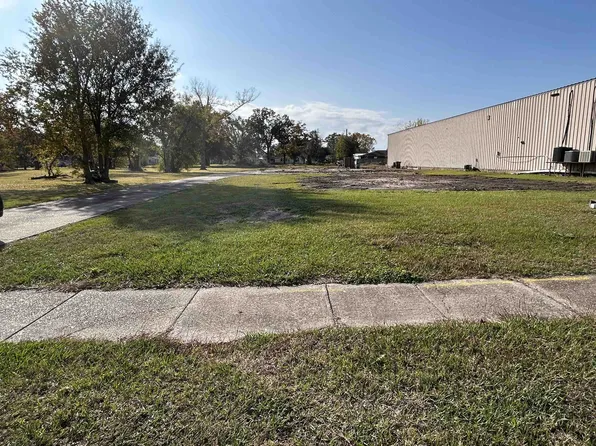 335 W College St, Lake Charles, LA 70605