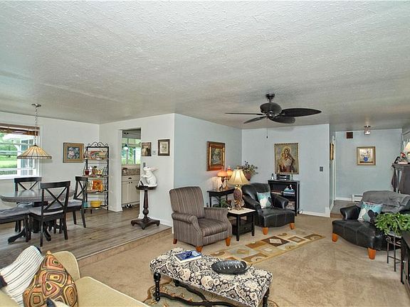 3rd image of 11466 Willow Hill Dr