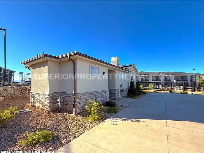 184 N Lone Rock Dr #B104 — Photo 5