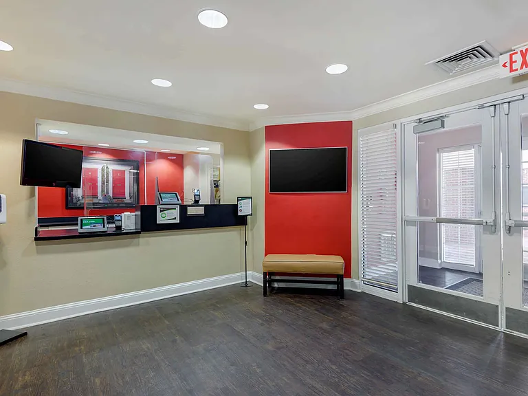 Lobby and Guest Check-in