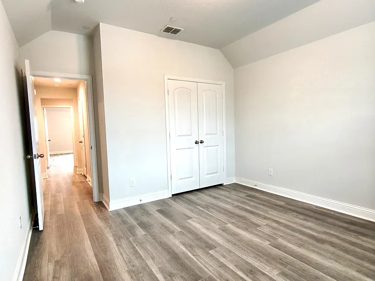 6825 Andrew Dr — Photo 17