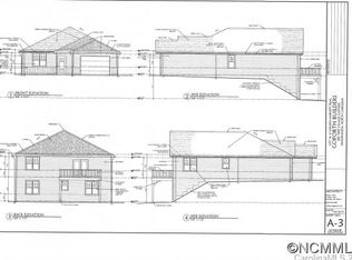 2 Golden Harvest Ct, Swannanoa, NC 28778