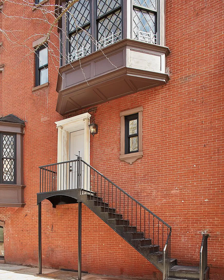 109 Gates Avenue — Photo 4