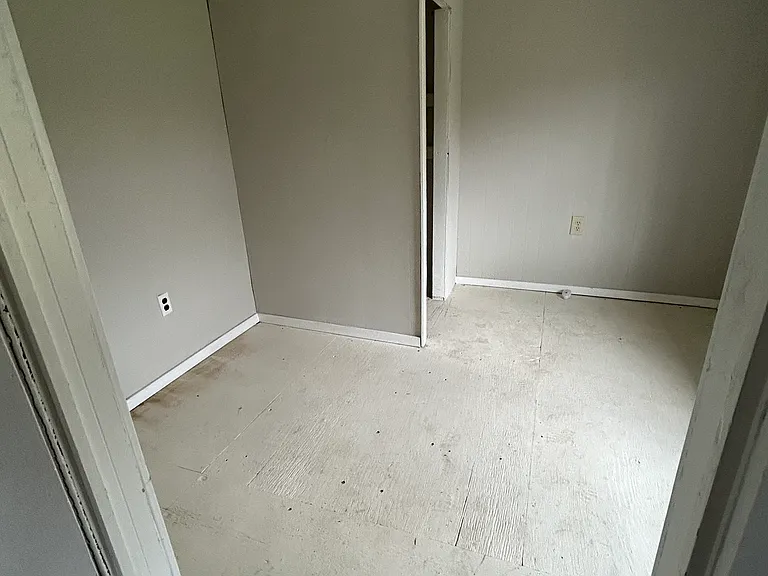 516 N Church St — Photo 6