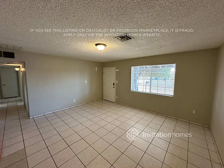 3808 W Glendale Ave — Photo 2