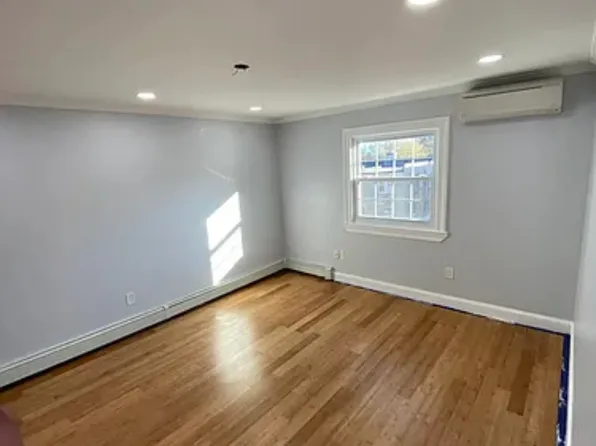 2246 Seward Ave APT 1, Bronx, NY 10473