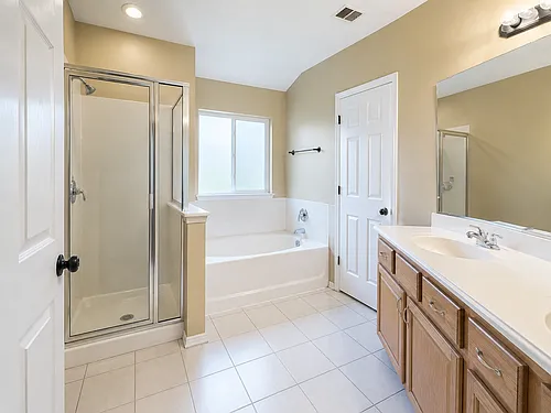 9505 Thorncliff Dr Photo 1