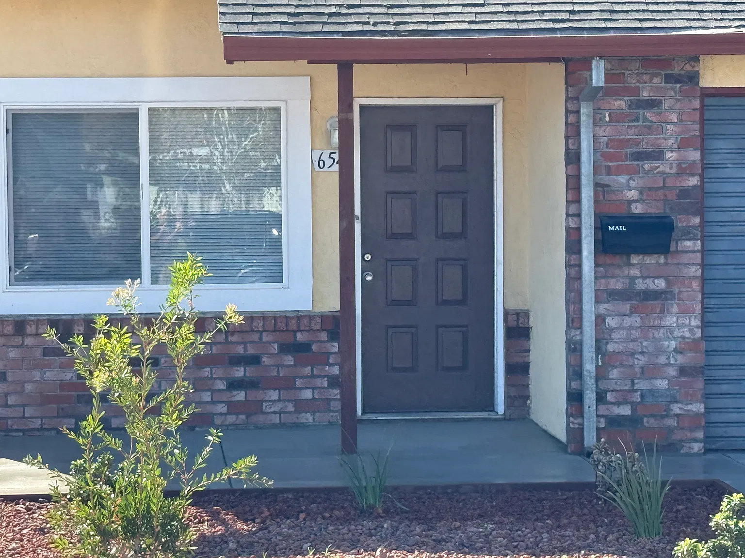 654 Meadowlark Ln — Photo 4