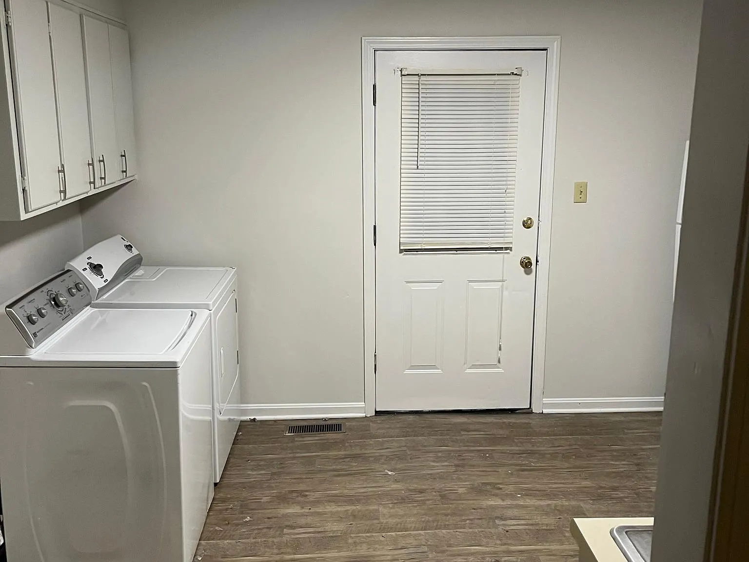 2 bed, 850 sqft, $985 — Photo 3