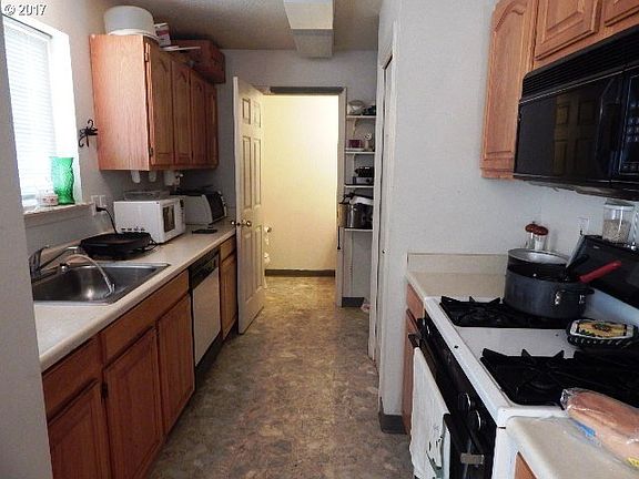 3rd image of 8904 NE 15th Ave