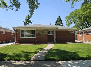 16124 Sprenger St, Eastpointe, MI 48021