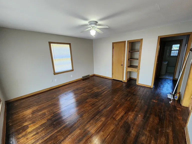 1209 N Jefferson Ave — Photo 7