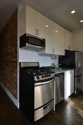 Rented by Bold New York | media 17