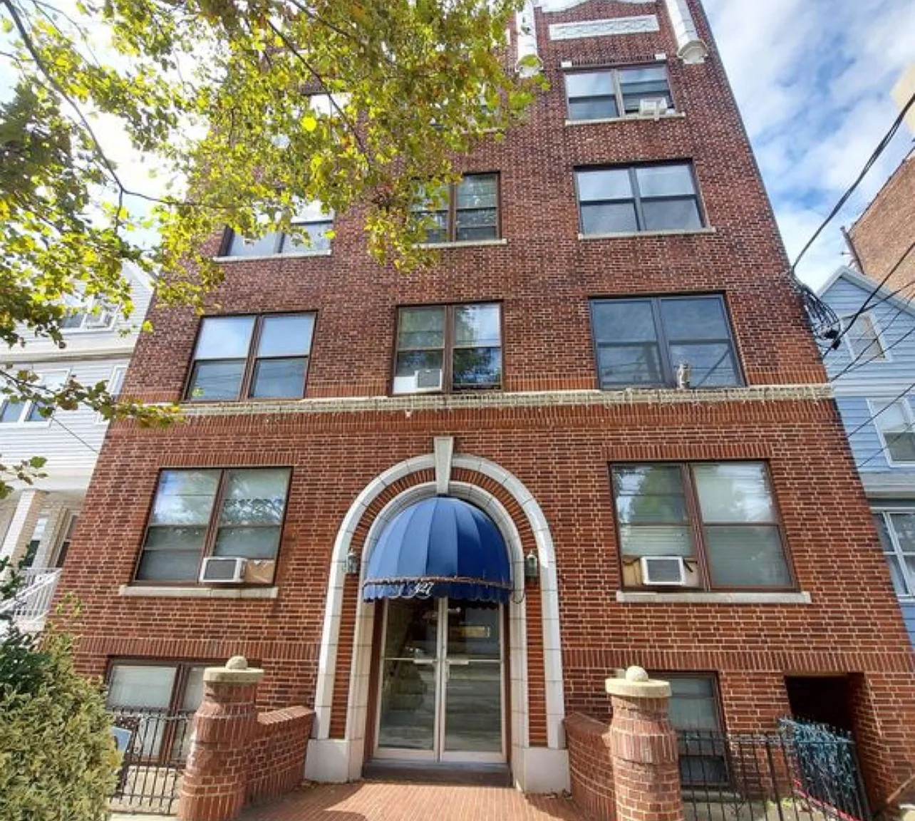 2 bed, $2,100 — Photo 2
