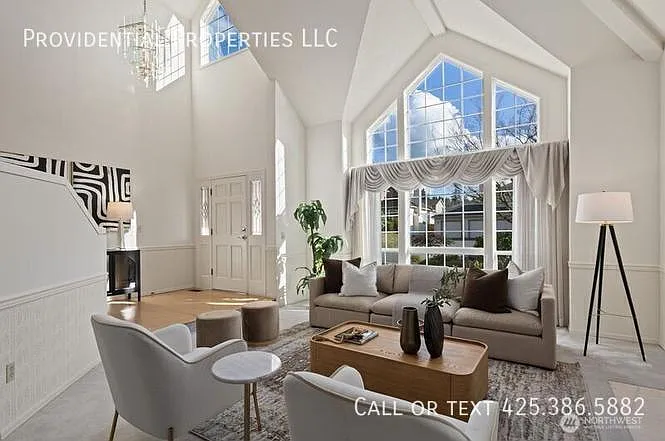 5 bed, 2.5 bath, 2730 sqft, $4,500 — Photo 2