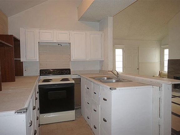 4th image of 11839 Greencanyon Dr