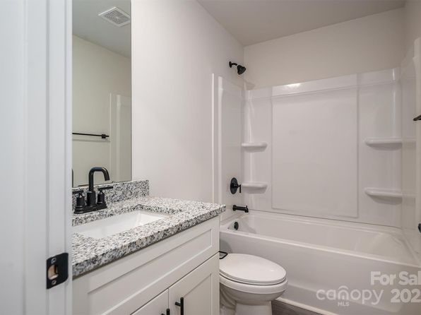 709-711 7th Ave SW, Hickory, NC 28602