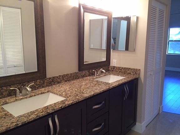 5th image of 127 Executive Cir