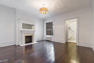 Rented by Dixon Advisory USA Inc.