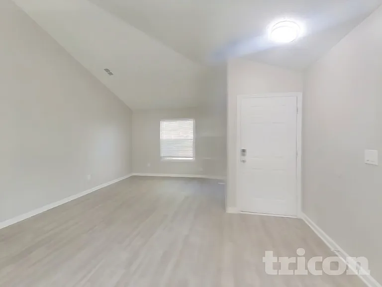 12048 Coachman Lakes Way — Photo 4
