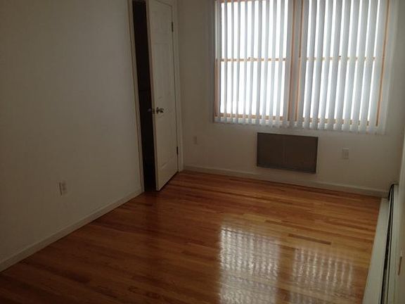2nd image of 5646 Hollis Court Blvd Fl 1