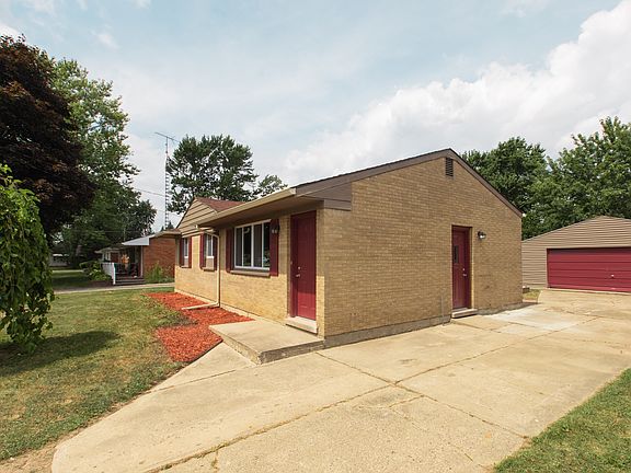 4th image of 2030 Forest Heights Dr